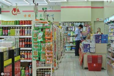 繳學(xué)費(fèi)繳燃?xì)赓M(fèi)!紅旗連鎖靠這些增值服務(wù)年收63億